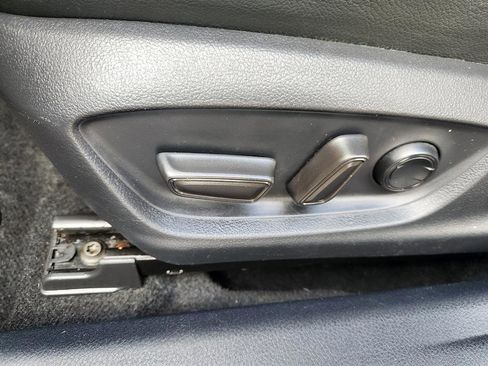 Used 2024 Toyota Camry SE image 25