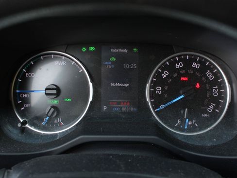 Used 2021 Toyota RAV4 LE AWD/4WD image 11