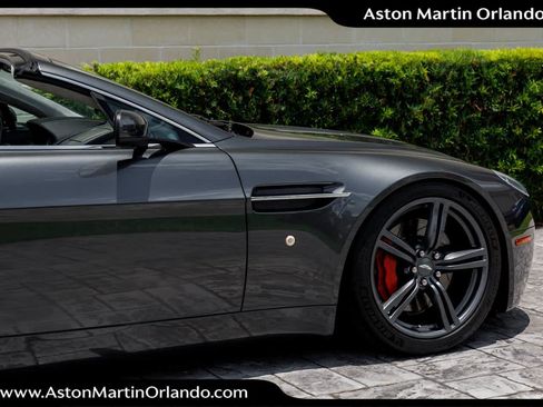 Used 2009 Aston Martin V8 Vantage Roadster RWD image 9