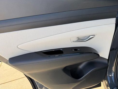 Used 2025 Hyundai Tucson Limited AWD/4WD image 26