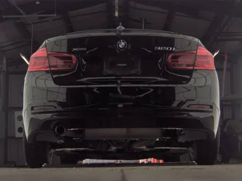 Used 2017 BMW 320i xDrive 320i xDrive Sedan 4D image 8