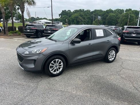 Used 2022 Ford Escape SE FWD image 3