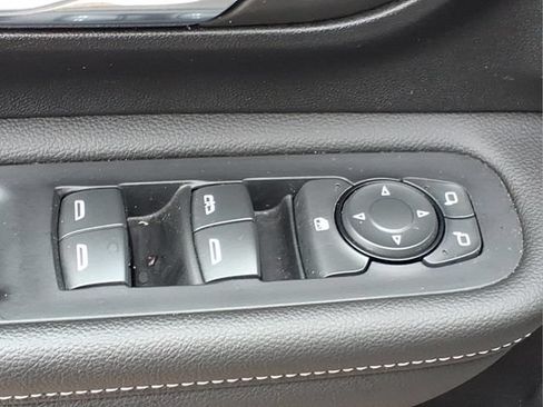 Used 2023 GMC Terrain SLE w/ Driver Convenience Package AWD/4WD image 16