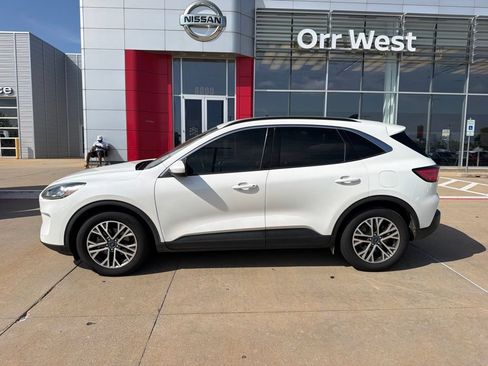 Used 2020 Ford Escape SEL FWD image 2