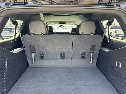 Certified 2025 Chevrolet Suburban Z71 AWD/4WD image 11