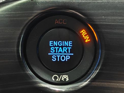Used 2019 Jeep Grand Cherokee Altitude AWD/4WD image 12