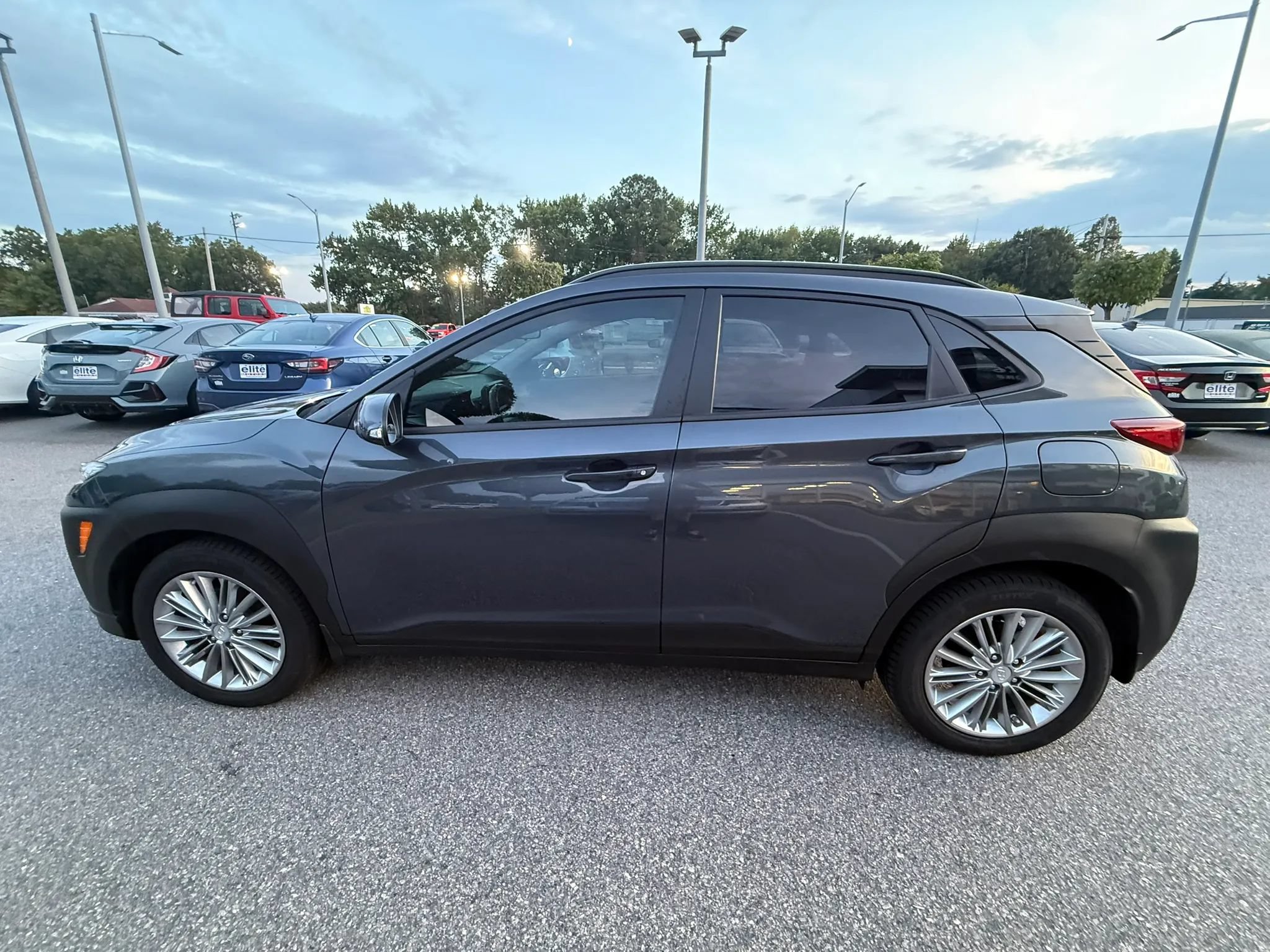 Used 2020 Hyundai Kona SEL FWD image 4
