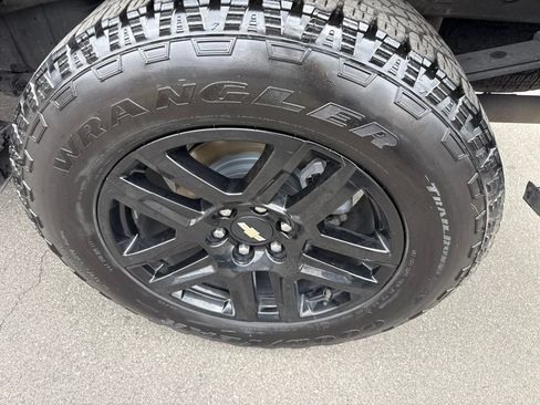 Used 2021 Chevrolet Silverado 1500 Custom Trail Boss w/ Safety Confidence Package AWD/4WD image 10