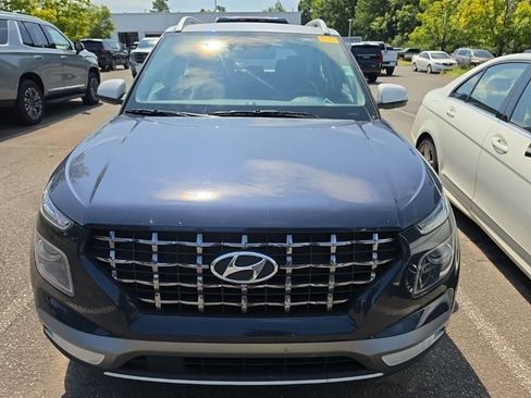 Used 2022 Hyundai Venue Limited FWD image 5