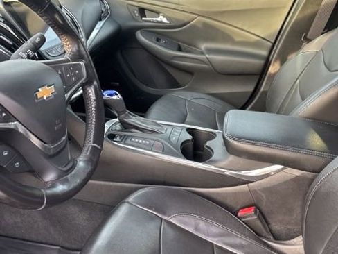 Used 2017 Chevrolet Volt Premier w/ Driver Confidence II Package image 6