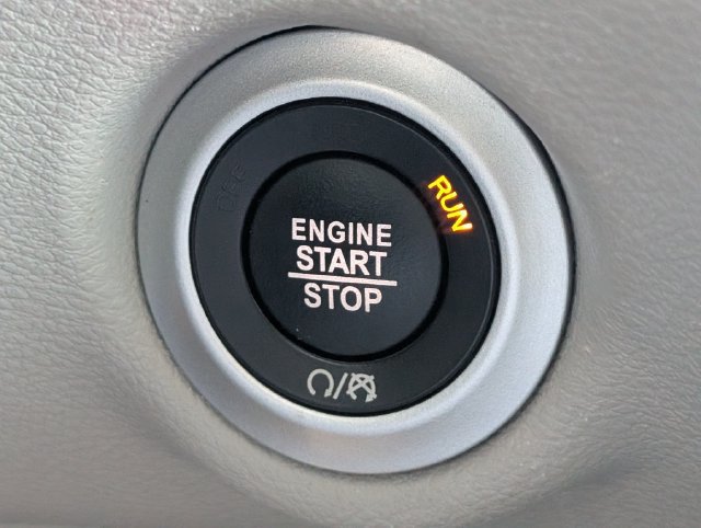 Used 2024 Chrysler Pacifica Touring-L FWD image 26