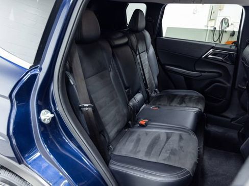 Used 2024 Mitsubishi Outlander SE image 23