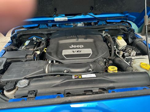 Used 2016 Jeep Wrangler Unlimited Rubicon AWD/4WD image 30