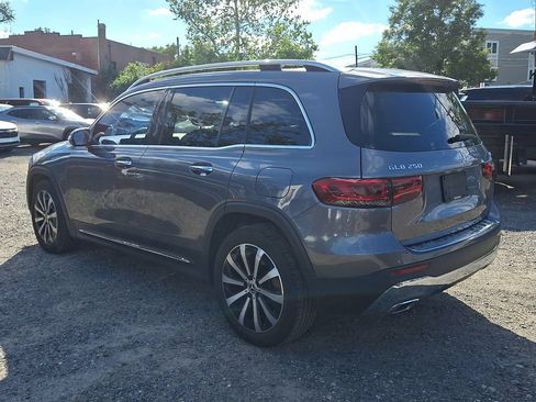 Used 2021 Mercedes-Benz GLB 250 4MATIC image 5