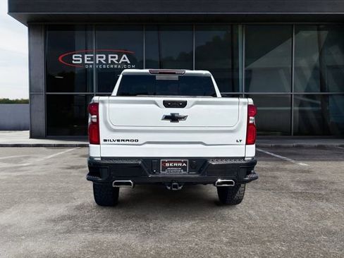 Used 2024 Chevrolet Silverado 1500 LT Trail Boss w/ Convenience Package II AWD/4WD image 4