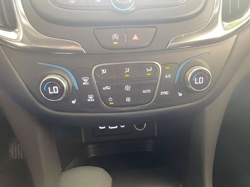 Used 2024 Chevrolet Equinox LT w/ LPO, Floor Liner Package FWD image 40