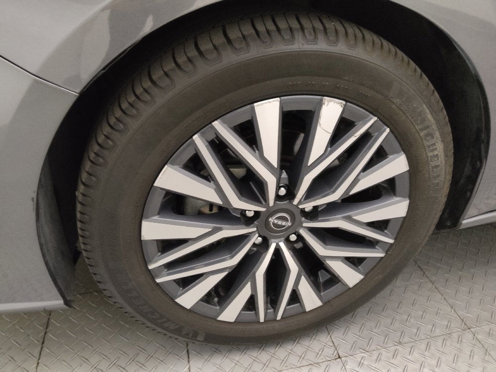 Used 2024 Nissan Altima 2.5 SV FWD image 31