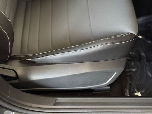 New 2026 Volkswagen Jetta SE FWD image 30