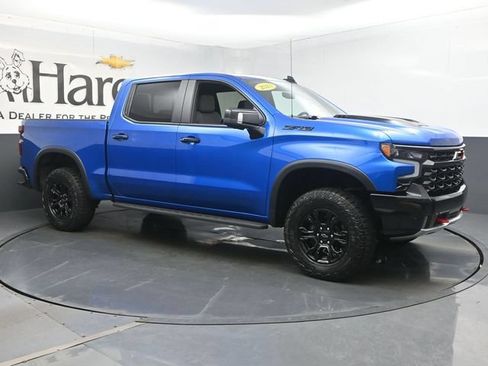 Used 2023 Chevrolet Silverado 1500 ZR2 w/ Technology Package AWD/4WD image 6