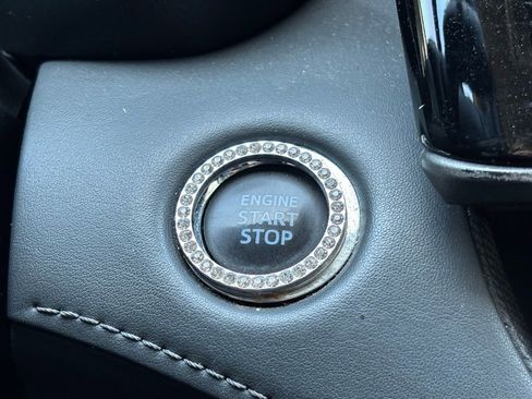 Used 2022 Toyota Highlander XLE image 15