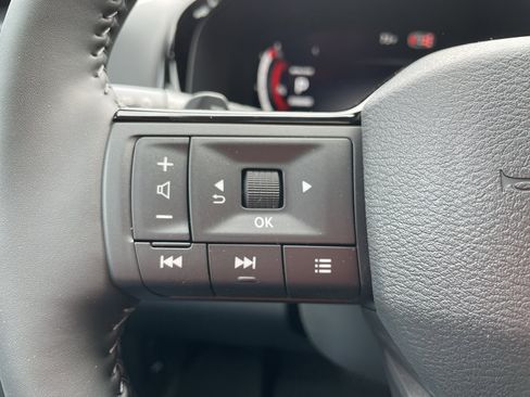 New 2026 Nissan Pathfinder SL FWD image 14