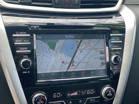 Used 2017 Nissan Murano Platinum w/ Platinum Technology Package FWD image 9