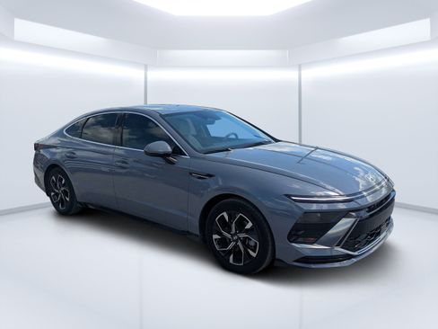 Certified 2024 Hyundai Sonata SEL FWD image 1
