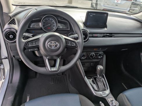 Used 2020 Toyota Yaris LE image 12