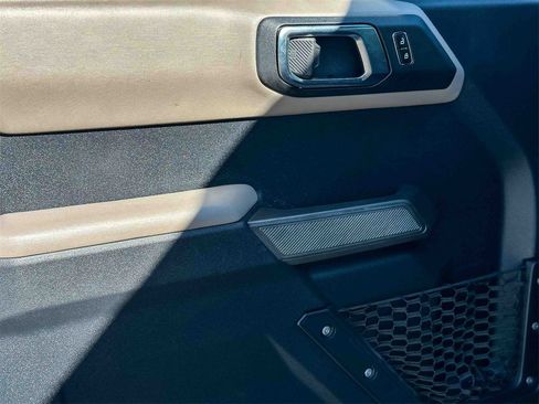 Used 2023 Ford Bronco Wildtrak image 16