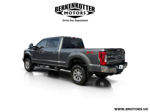 Used 2017 Ford F250 XLT w/ XLT Premium Package AWD/4WD image 4