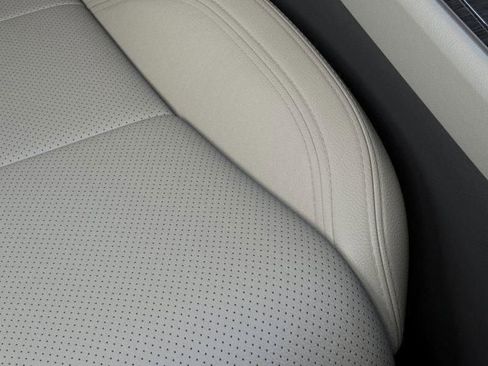 New 2026 Lincoln Aviator Reserve AWD/4WD image 16