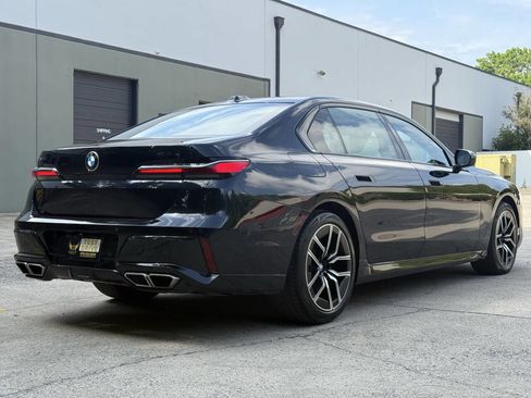 Used 2023 BMW 760i xDrive AWD/4WD image 9