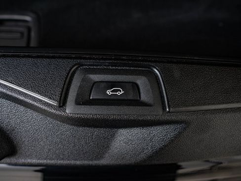 Used 2025 BMW X5 M Competition w/ Executive Package image 48