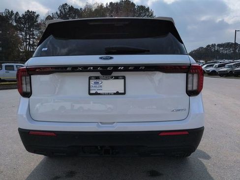 New 2026 Ford Explorer Active image 5