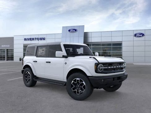 New 2026 Ford Bronco Outer Banks image 7