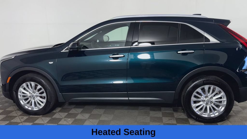 Used 2024 Cadillac XT4 Luxury w/ Cold Weather Package AWD/4WD image 8