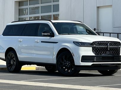 New 2027 Lincoln Navigator L Reserve w/ Jet Appearance Package