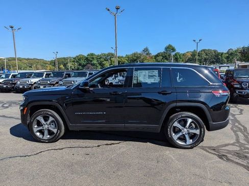 Used 2023 Jeep Grand Cherokee 4WD 4xe w/ Luxury Tech Group II image 6