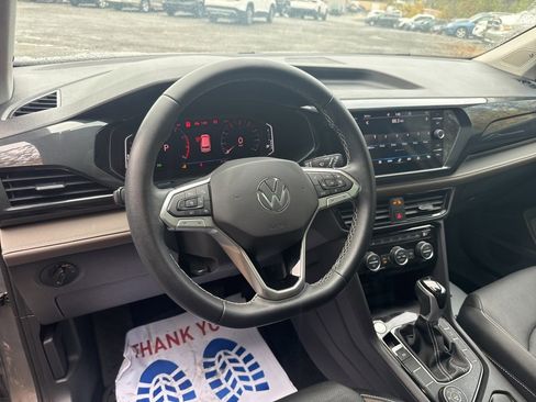 Used 2022 Volkswagen Taos SEL image 16