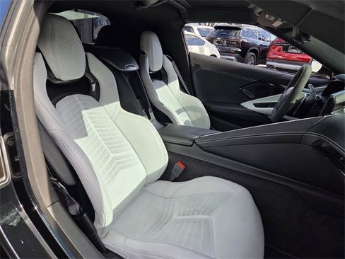 Used 2024 Chevrolet Corvette Stingray Preferred Cpe w/ Z51 Performance Package image 17