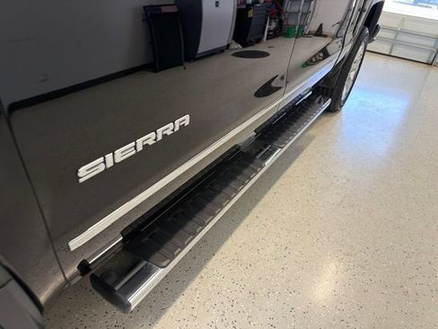 Used 2017 GMC Sierra 1500 SLT AWD/4WD image 11