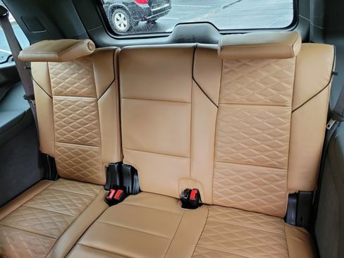 Used 2021 Cadillac Escalade Premium Luxury AWD/4WD image 15