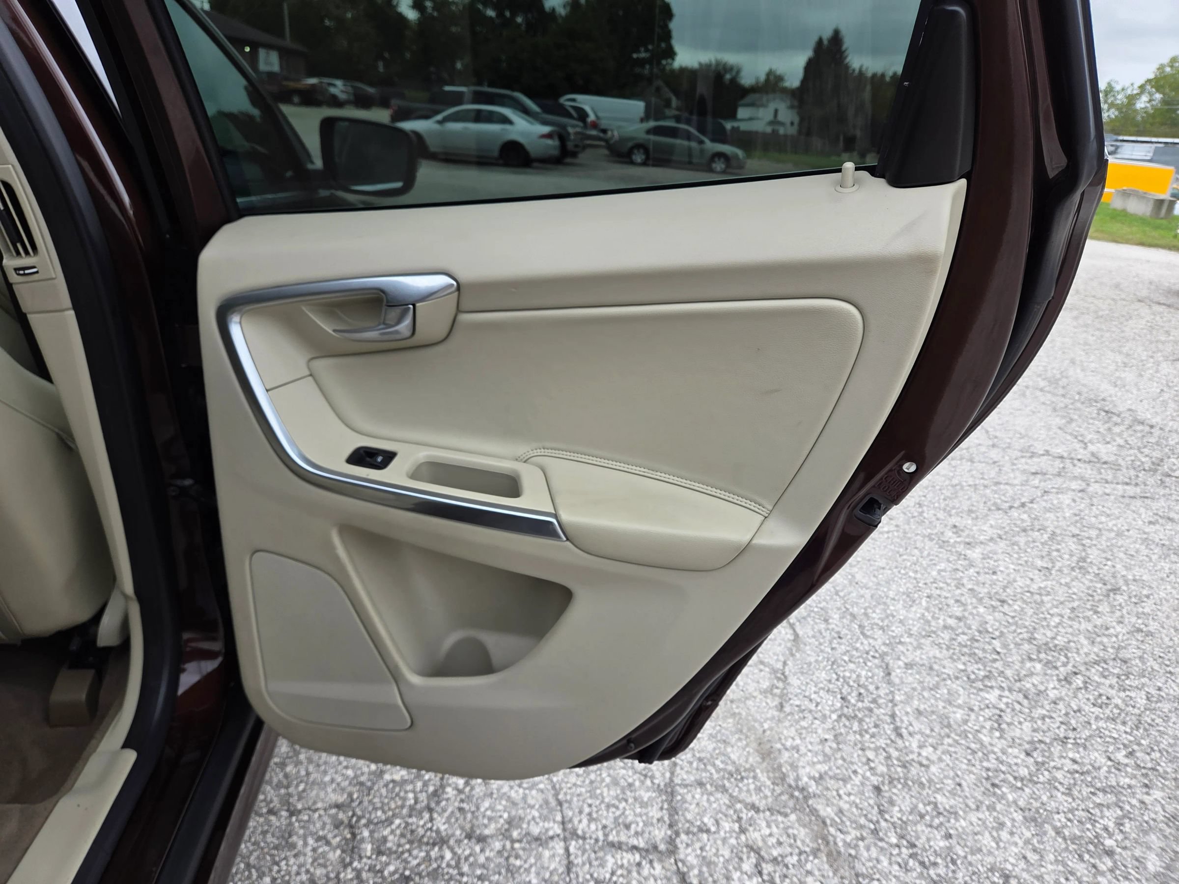 Used 2015 Volvo XC60 T6 Premier Plus AWD/4WD image 21