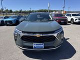 New 2025 Chevrolet Trax LT w/ LT Convenience Package image 2