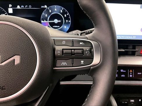 Used 2024 Kia Sportage SX image 25