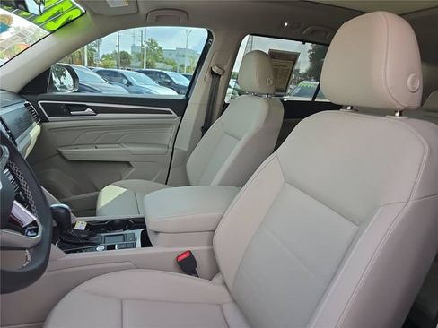 Used 2023 Volkswagen Atlas SE w/ Panoramic Sunroof Package FWD image 19