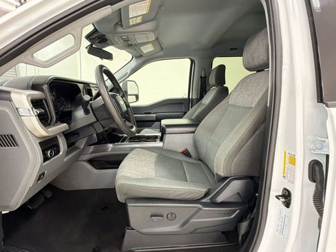 Certified 2025 Ford F250 XLT w/ FX4 Off-Road Package AWD/4WD image 5