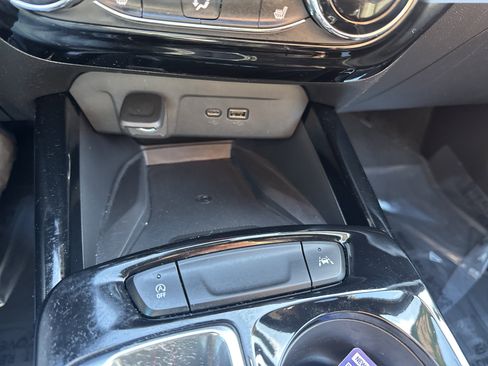 Certified 2024 Chevrolet Trax RS w/ Sunroof Package image 14