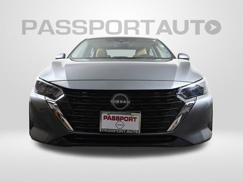 Used 2024 Nissan Sentra SV w/ SV Premium Package image 2