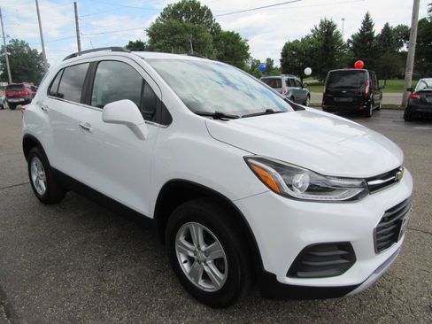 Used 2017 Chevrolet Trax LT w/ LT Convenience Package AWD/4WD image 22